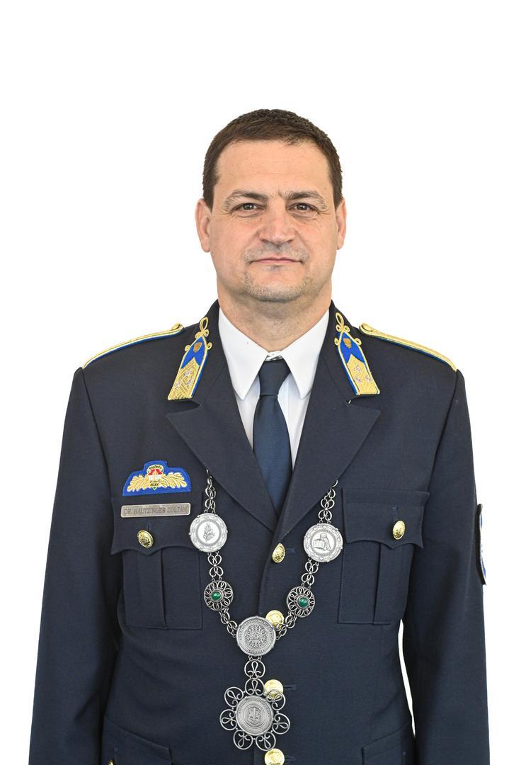 Dr. Hautzinger Zoltán r. ezredes