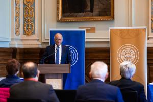 4_kereszttuzben_a_rendeszet_2026-2
