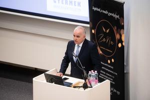 10_gyermek_minden_felett_zona_2026-2